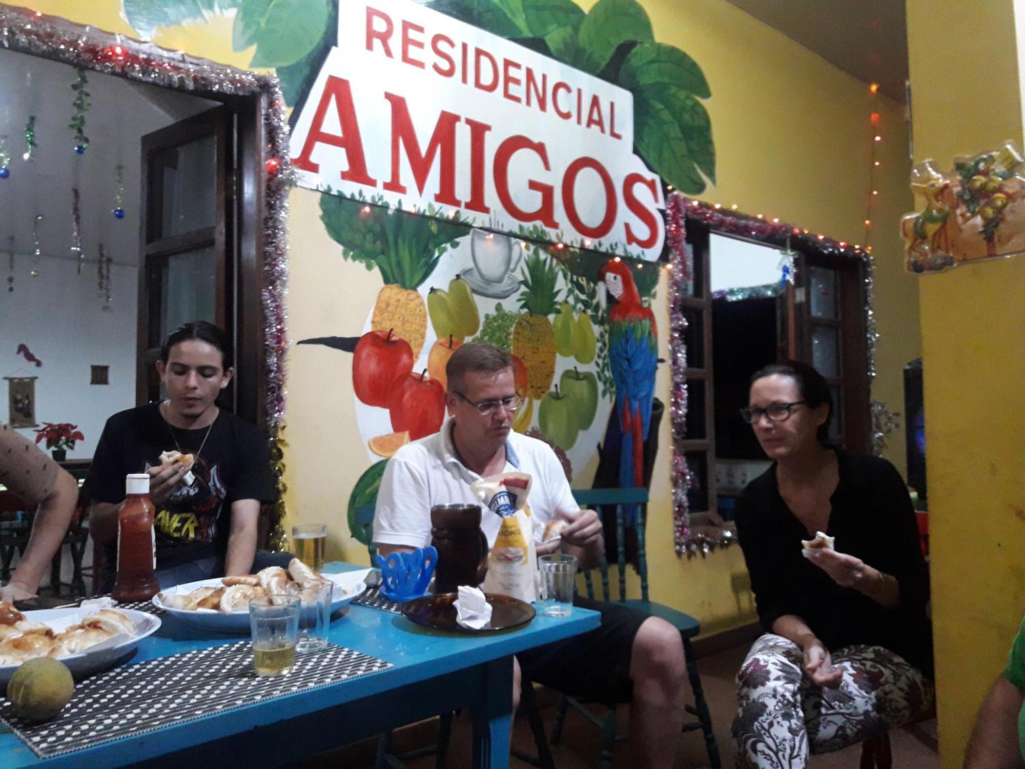 Hotel Y Residencial Amigos 伊瓜苏港 外观 照片